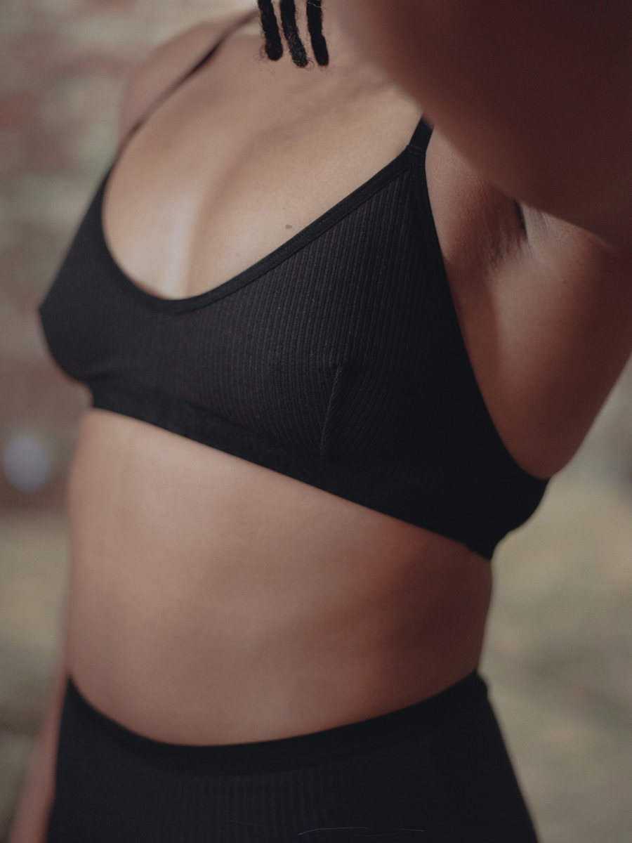 BASERANGE X-Bra Rib Black And Off White